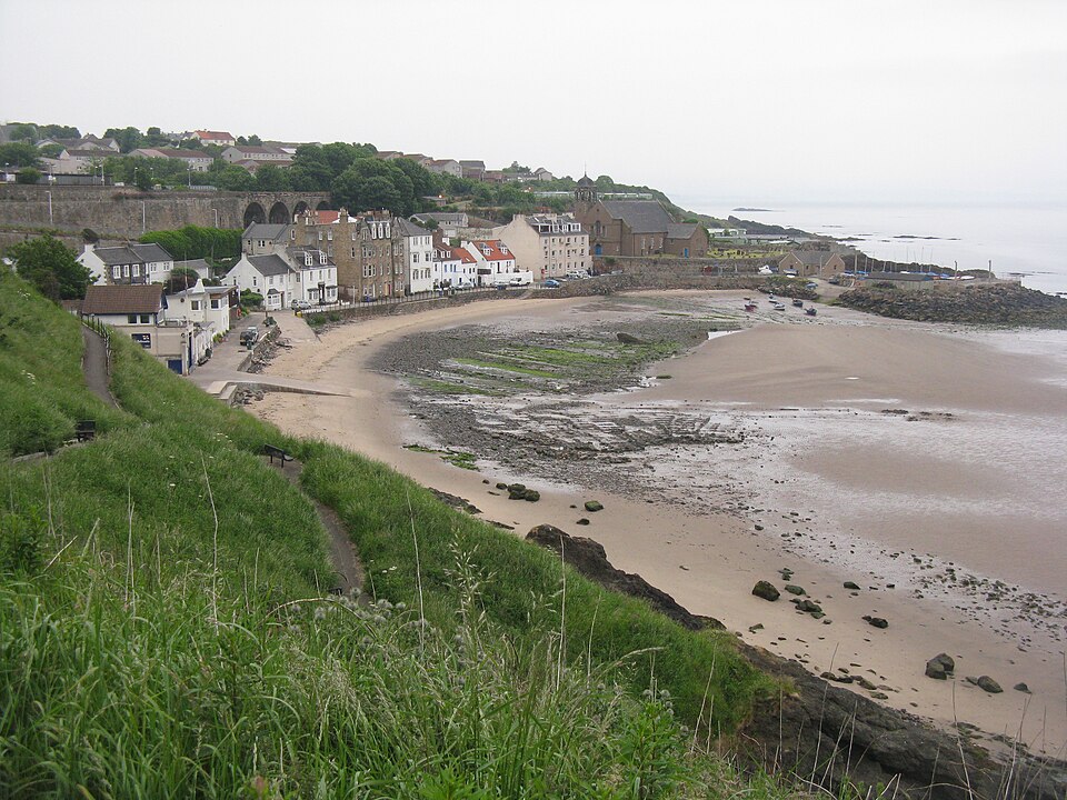 Kinghorn Harbour Beach